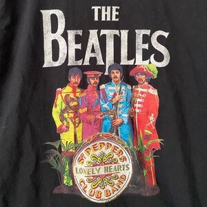 The Beatles Sergeant Peppers black graphic tee size women’s Medium
